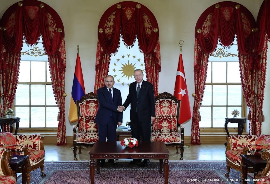 Armeense premier spreekt van 'historische' ontmoeting met Erdogan
