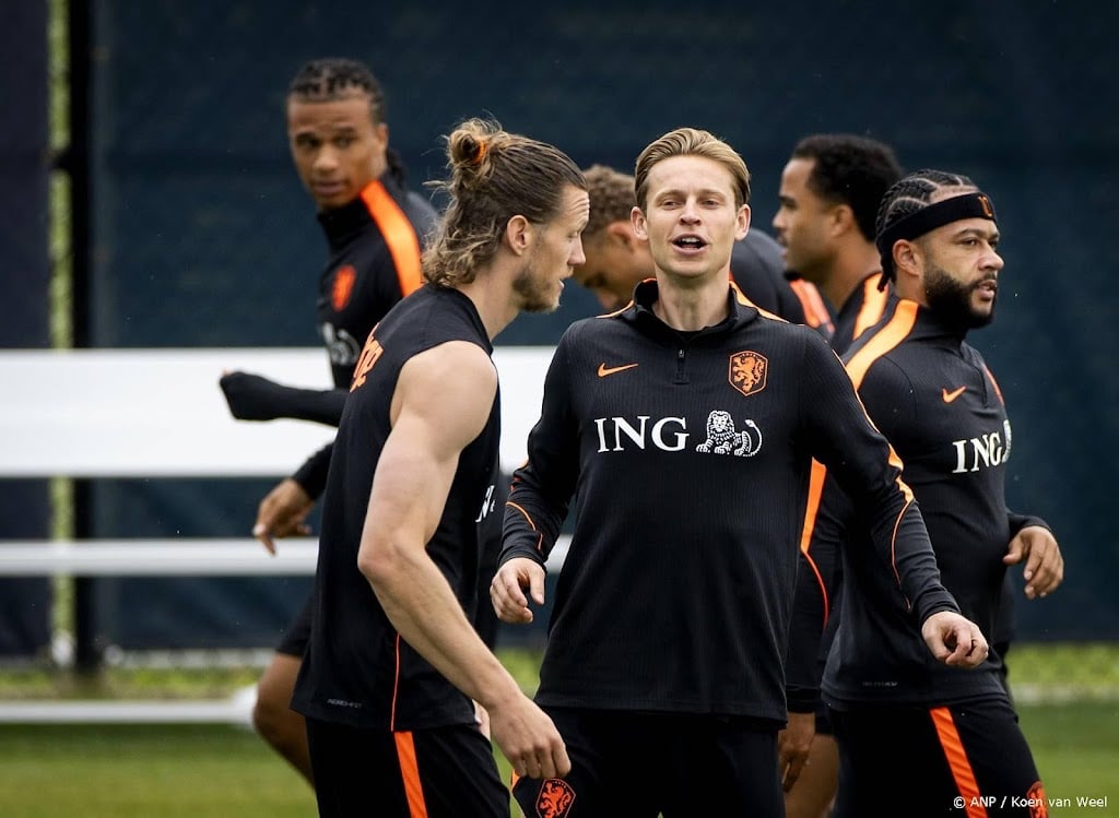 De Jong 'licht vraagteken' voor WK-duel van Oranje met Zweden
