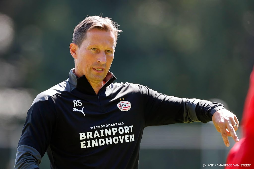 Schmidt wil het bij PSV nog niet over titel hebben