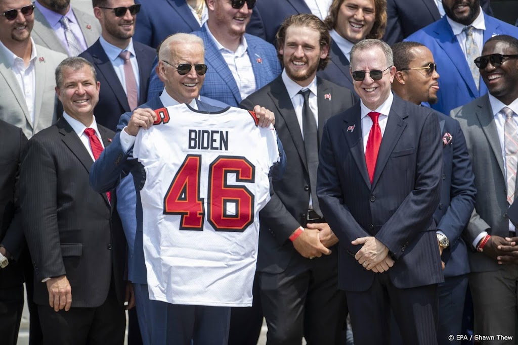 President Biden huldigt Superbowl-winnaars in Witte Huis