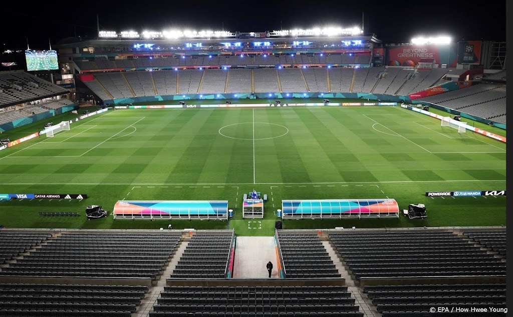 WK voetbalsters begint met minuut stilte na schietpartij Auckland