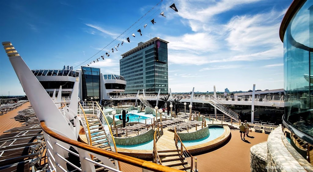 Motie om cruiseschepen uit centrum Amsterdam te weren aangenomen