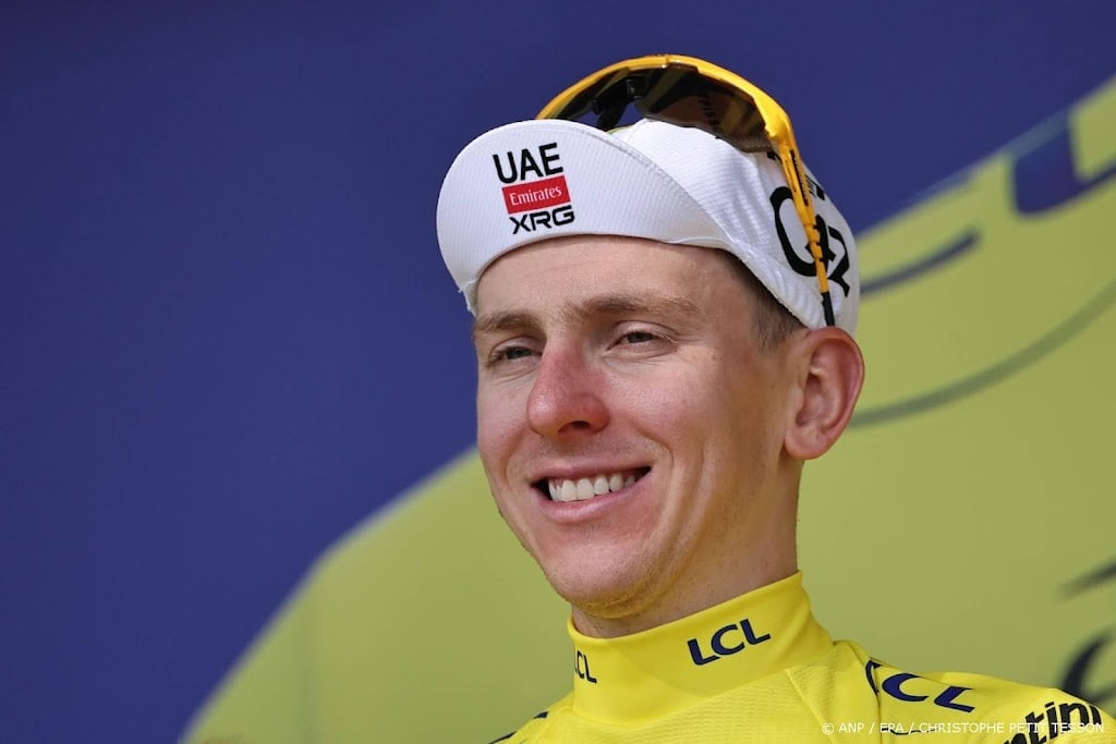 Pogacar geniet van solo en zege ploeggenoot Wellens 