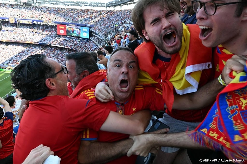 Spanje klopt Argentinië in verlenging en wint WK voor tweede keer