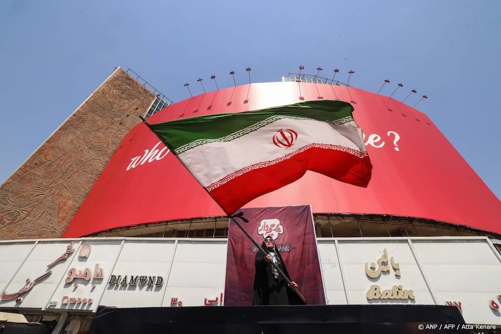 AEX-index begint vrijwel vlak ondanks nieuwe aanvallen VS en Iran