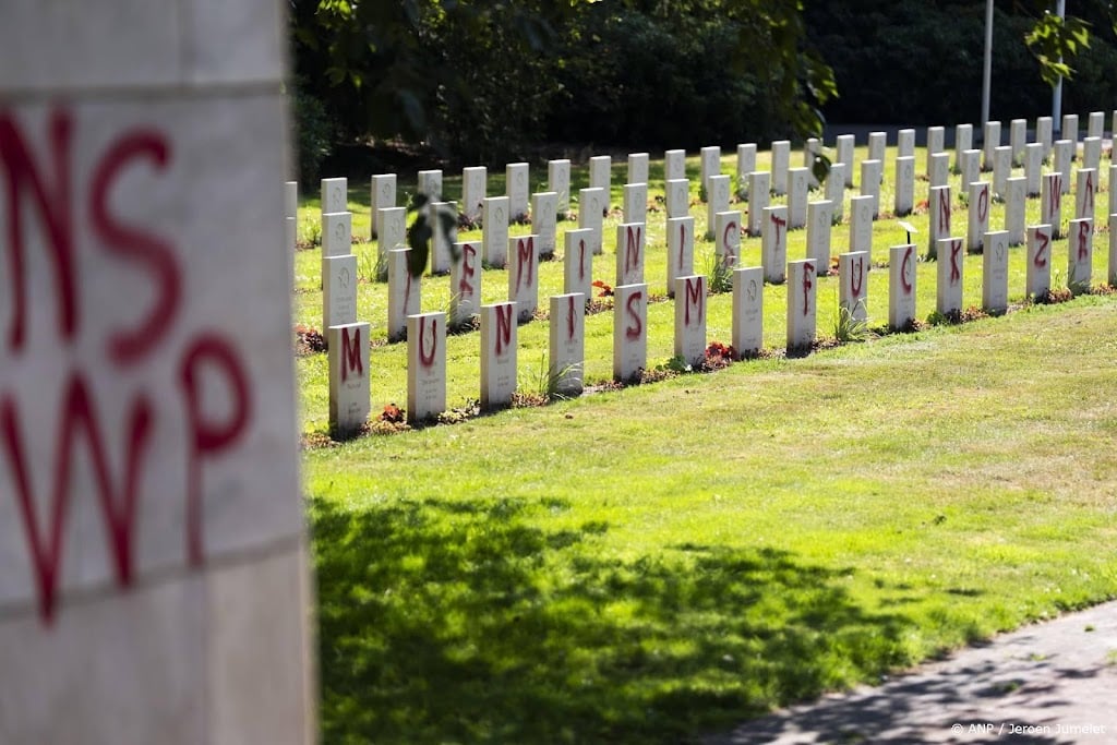 Grafstenen Leusden schoon, Sovjet Ereveld weer open voor publiek 