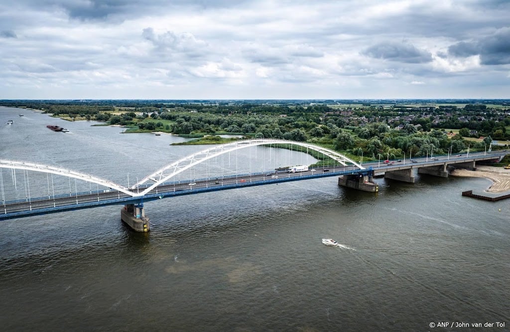 RWS: handhaving vrachtwagens Merwedebrug start binnen 14 dagen