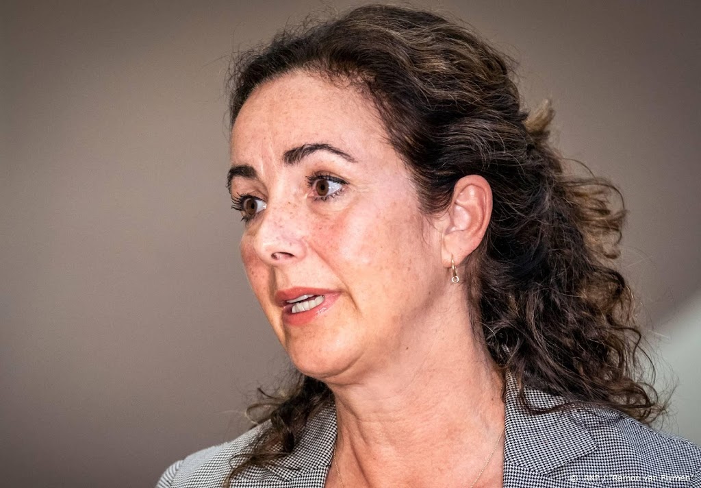 Amsterdamse gemeenteraad spreekt over toename coronabesmettingen 