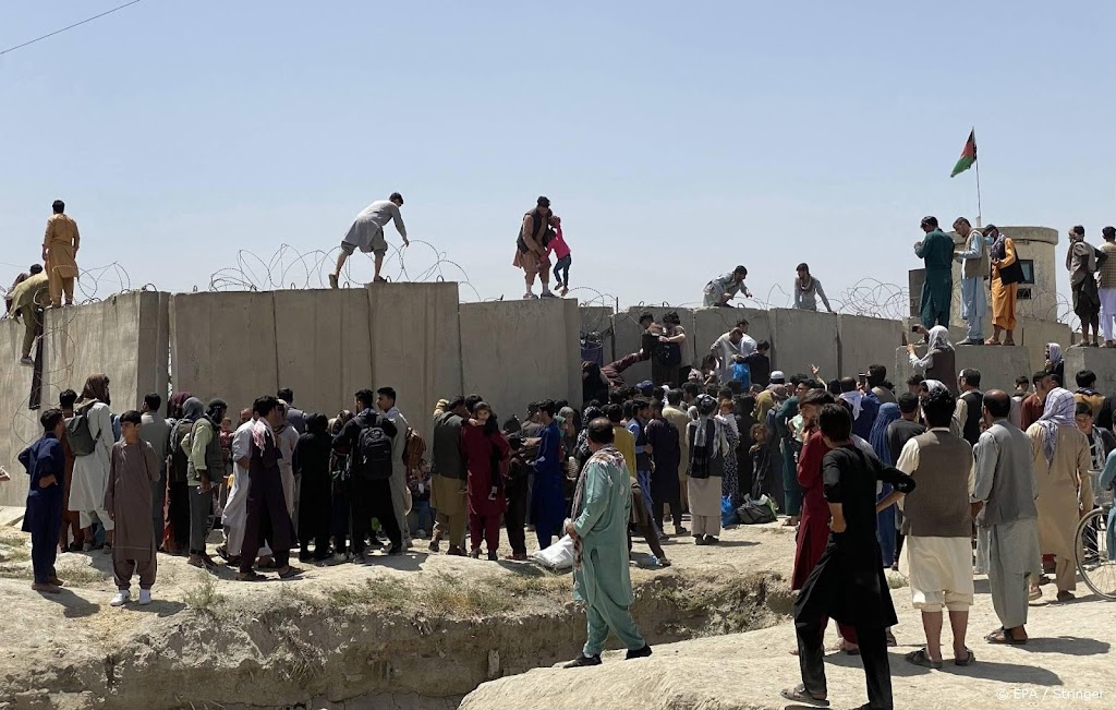 Amerikanen evacueerden naar nu blijkt op één vlucht 823 Afghanen