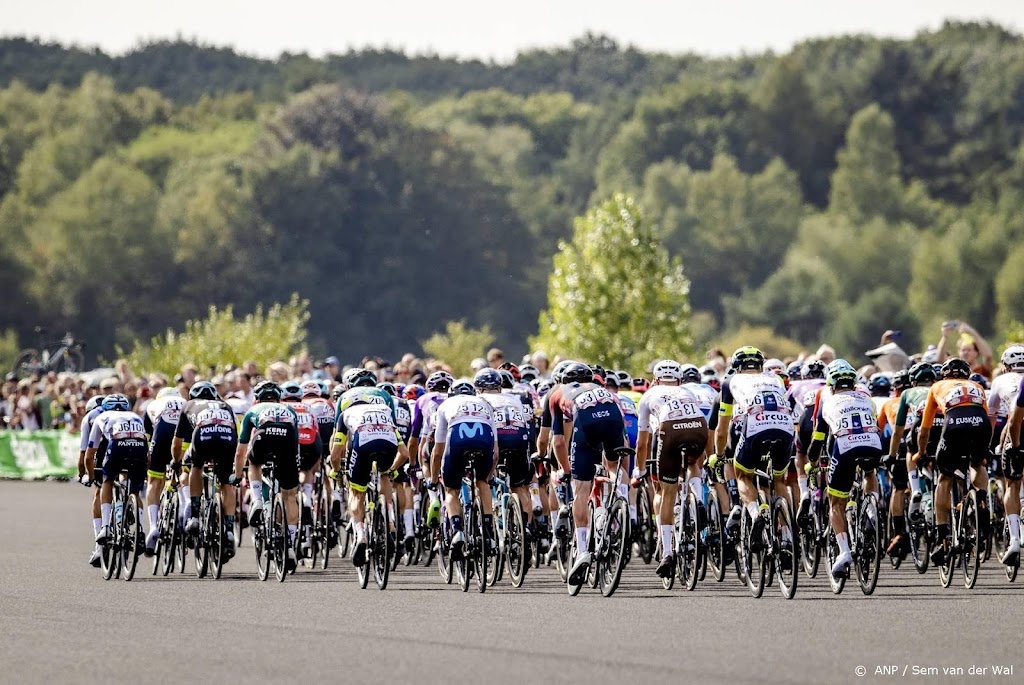 Ritzege Bennett in Vuelta, leiderstrui naar Teunissen