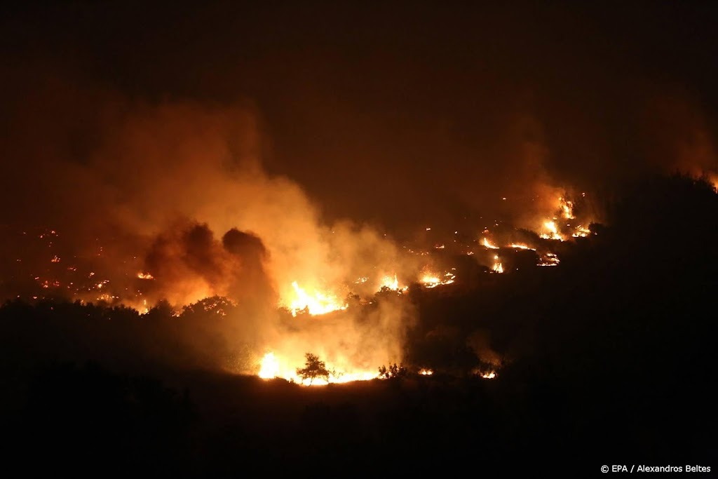 Natuurbrand in noordoosten Griekenland, meerdere dorpen ontruimd