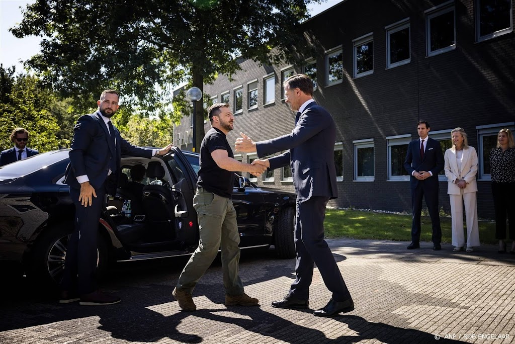 Zelensky in Nederland: we komen vooral praten over F-16's