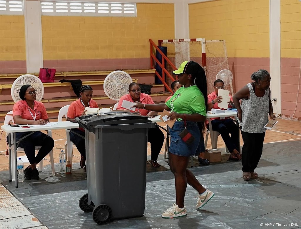 Lagere opkomst en veel patrouilles bij verkiezingen Sint-Maarten
