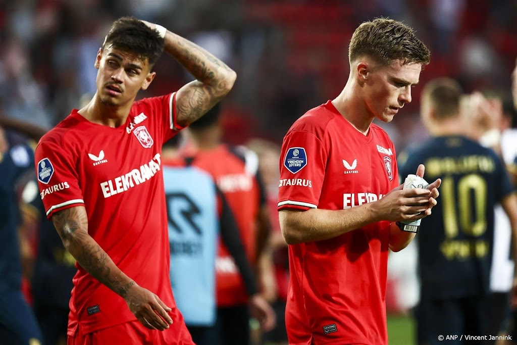 Ajax en FC Twente halen duels komende maand midweeks in