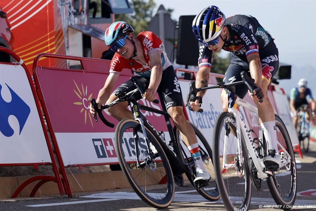 Van Eetvelt juicht na tweede plek in Vuelta nooit meer te vroeg