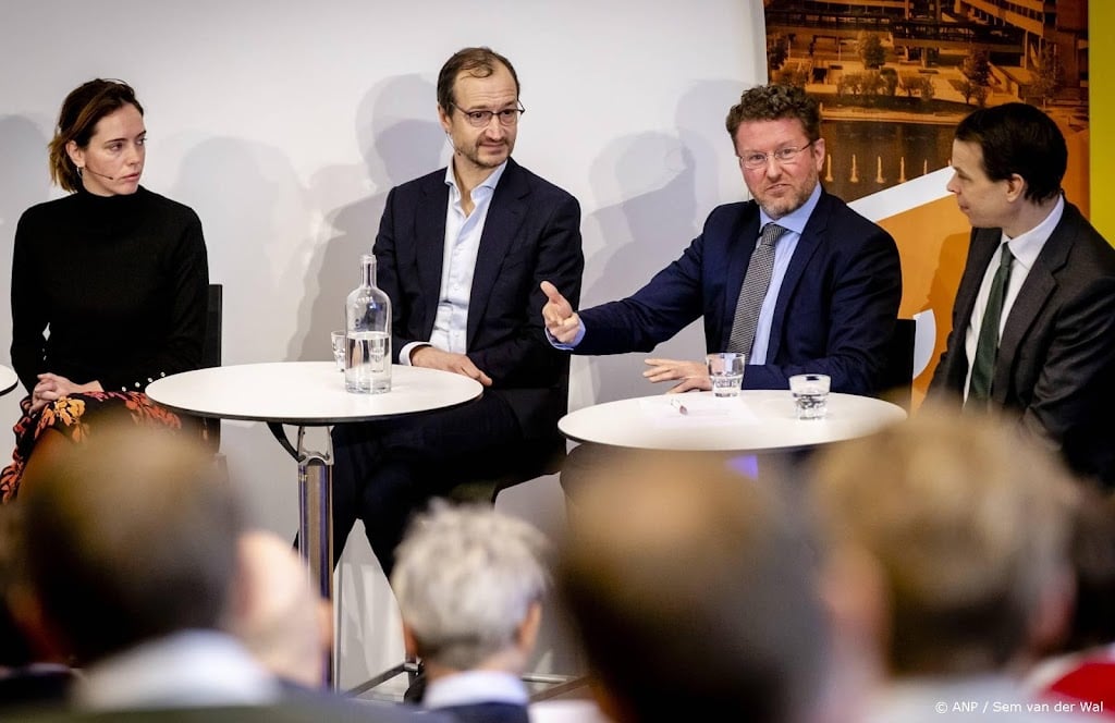 Hoofdeconoom ABN AMRO treedt tijdelijk terug om plek op lijst D66