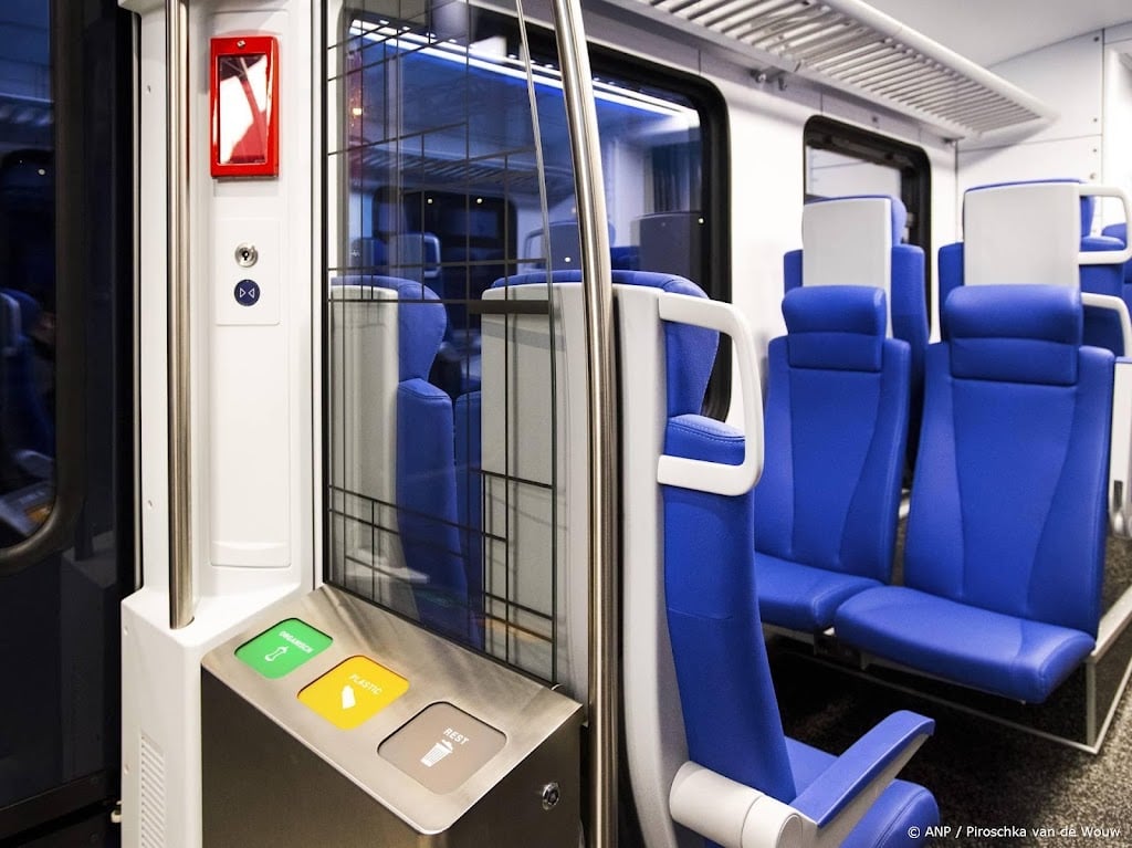NS roept reizigers op om afval niet in de trein weg te gooien