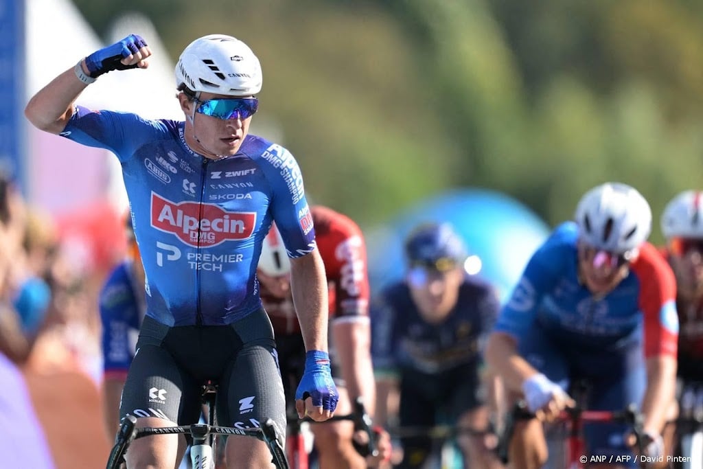 Belgische sprinter Philipsen wint tweede etappe Renewi Tour
