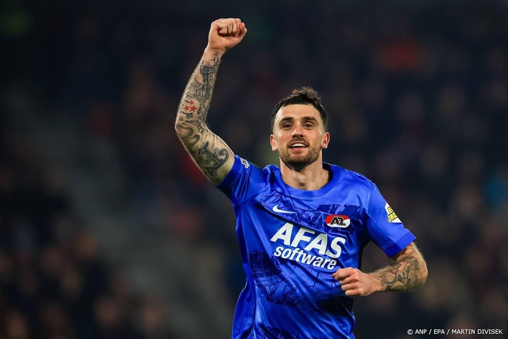 AZ verkoopt Ierse spits Parrott aan Real Betis