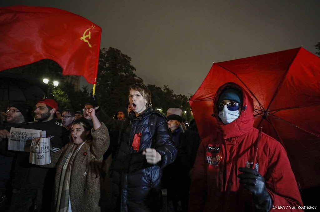 Honderden Russen demonstreren in Moskou tegen verkiezingsuitslag