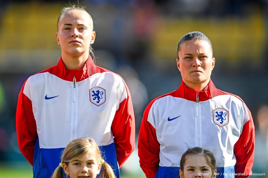 Oranje mist keepsters Van Domselaar en Kop vrijdag tegen België