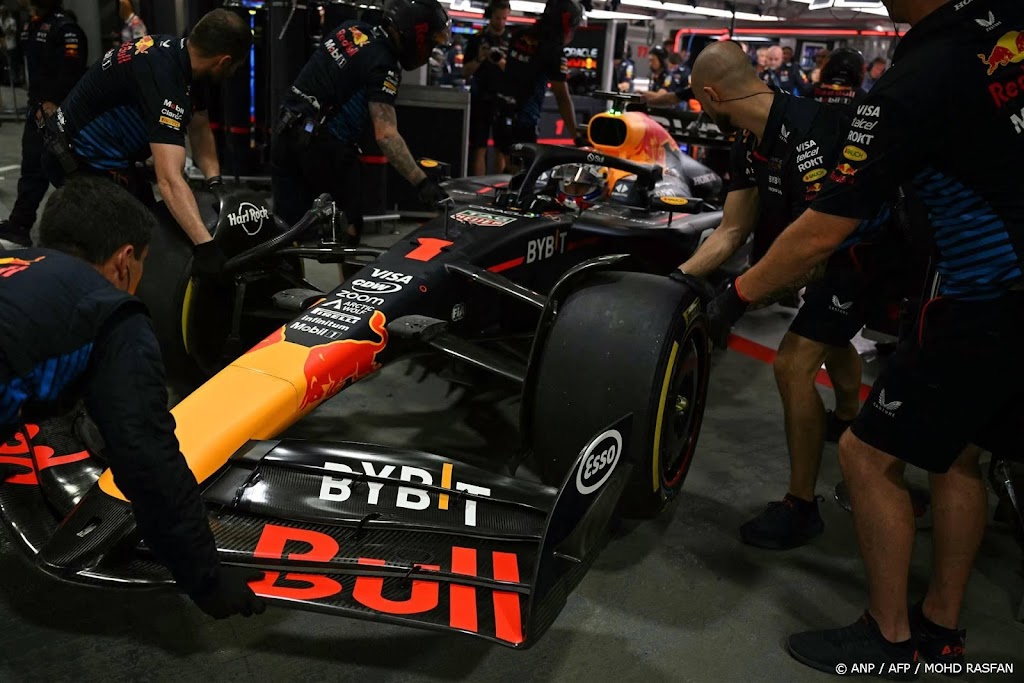 Verstappen worstelt: vijftiende tijd in tweede training Singapore