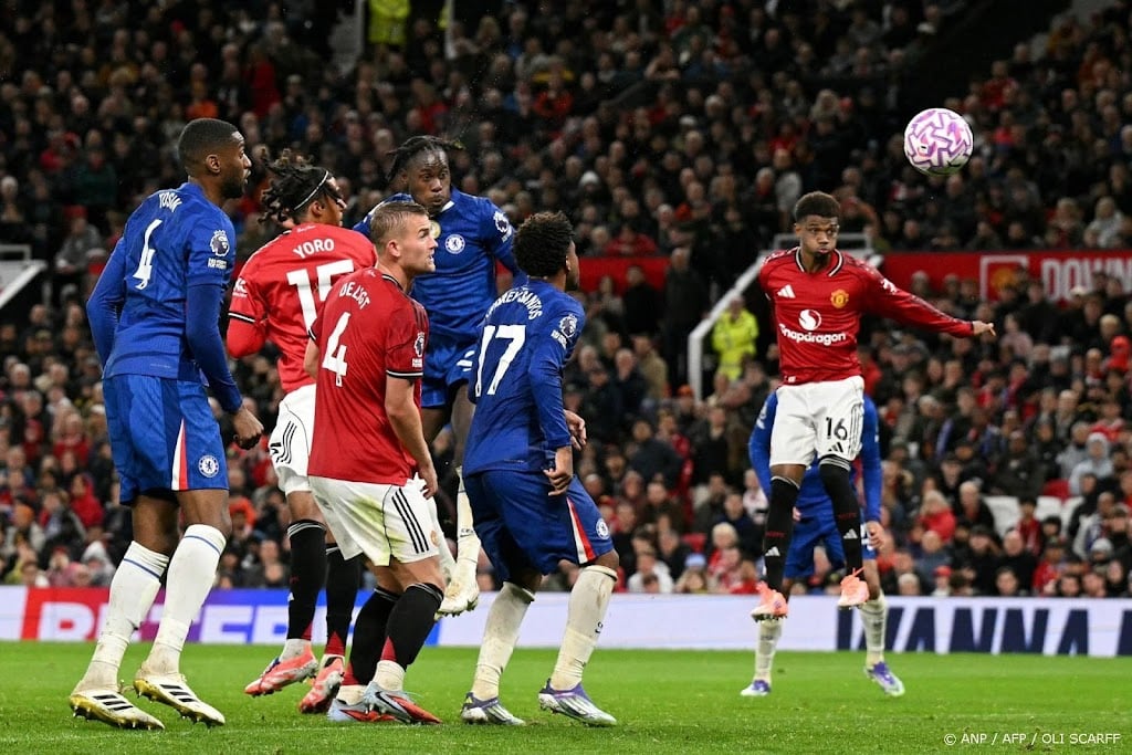 Manchester United brengt Chelsea eerste nederlaag toe 