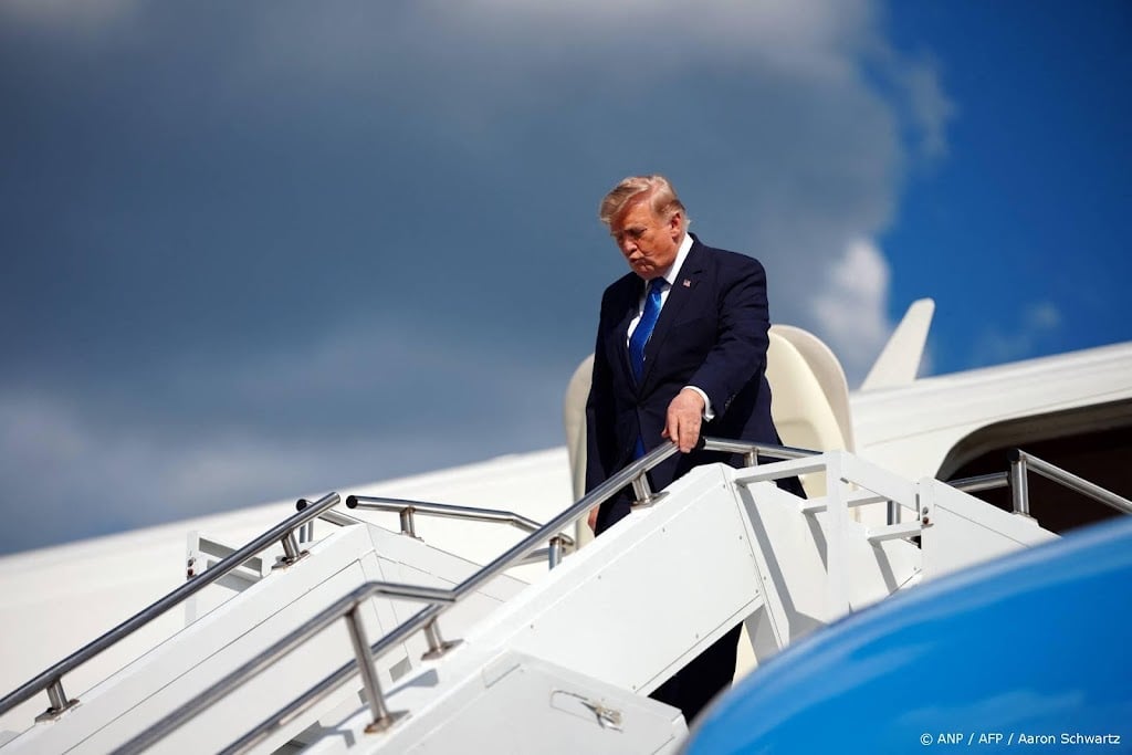 Trump breekt weekend af en keert terug naar Witte Huis
