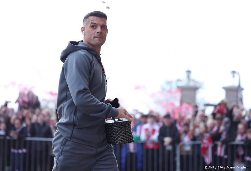 Onderzoek voetballer Xhaka om vermeende valse coronacertificaten