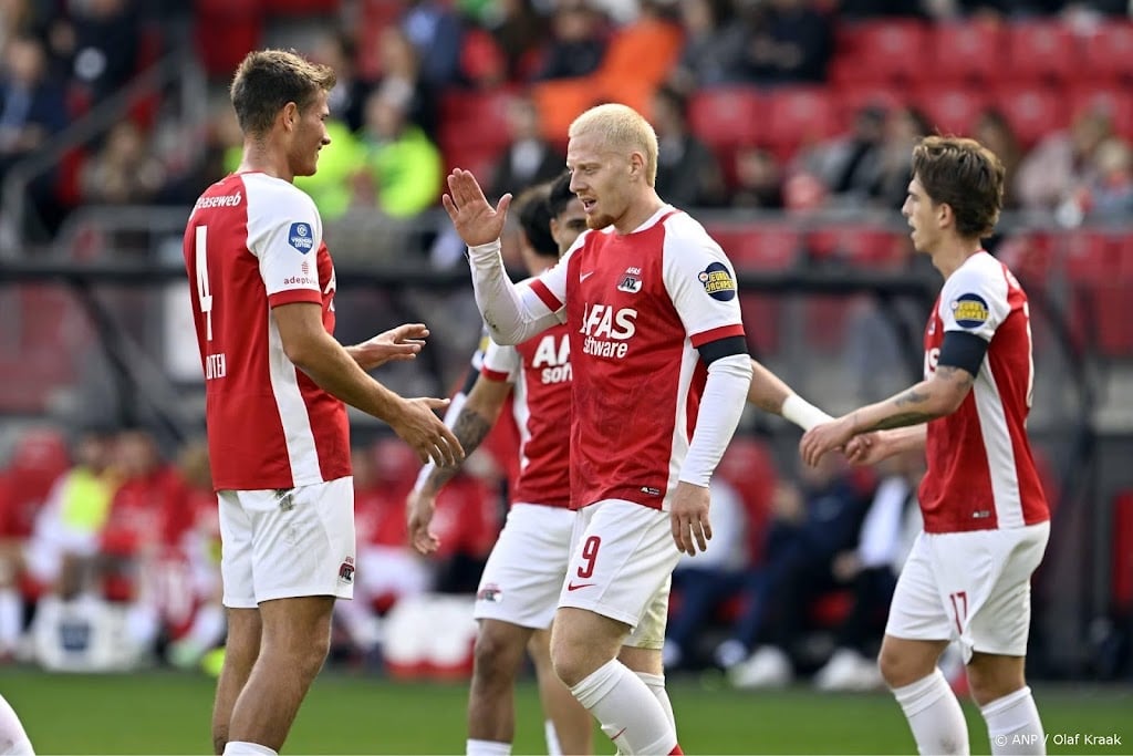 AZ neemt koppositie van PSV over na nipte zege op Telstar