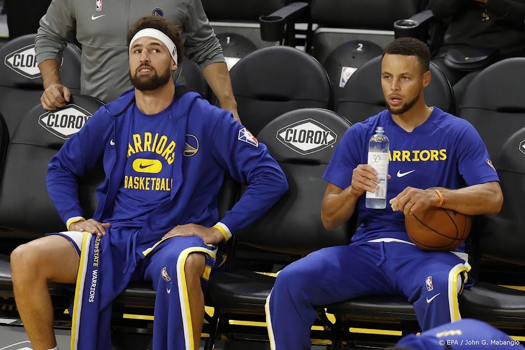 Curry begint nieuwe NBA-seizoen met triple-double tegen Lakers