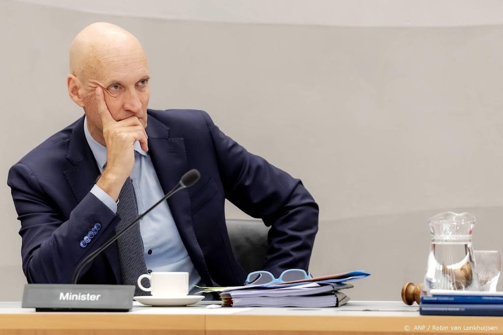 Zorgminister Kuipers: Nederlandse zorg presteert middelmatig 