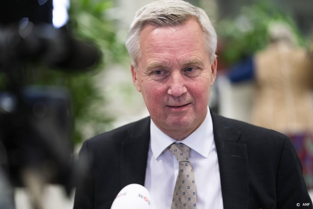 Nog altijd geen asielakkoord, Van der Burg heeft 'huiswerk'