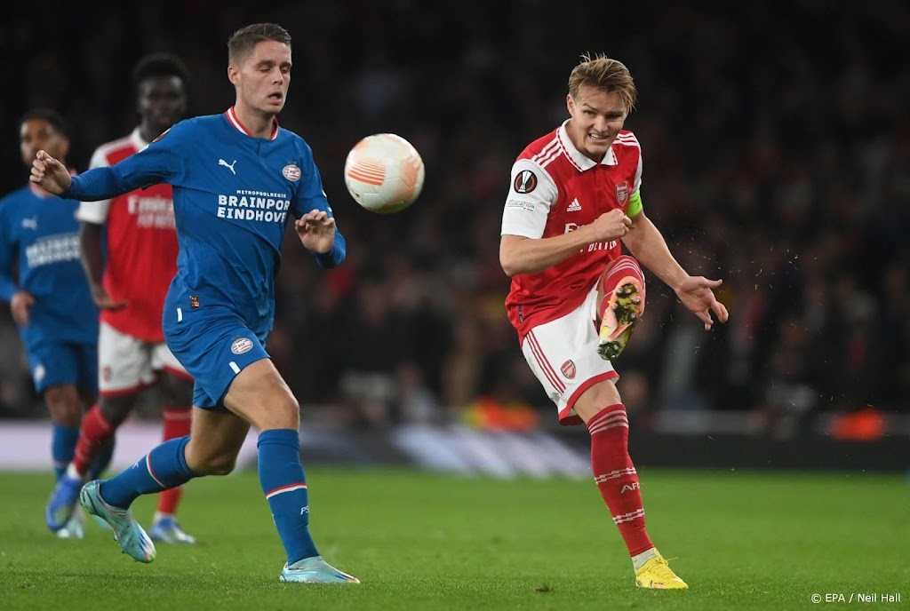 PSV verliest met klein verschil bij Arsenal