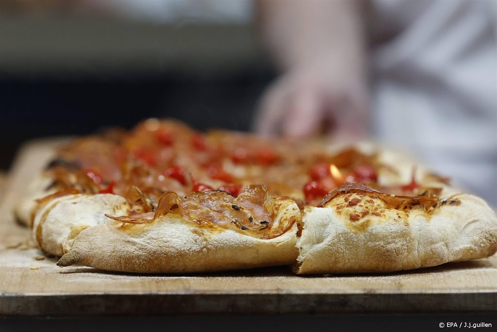 Hoge prijs olijfolie stuwt kosten voor pizza en paella