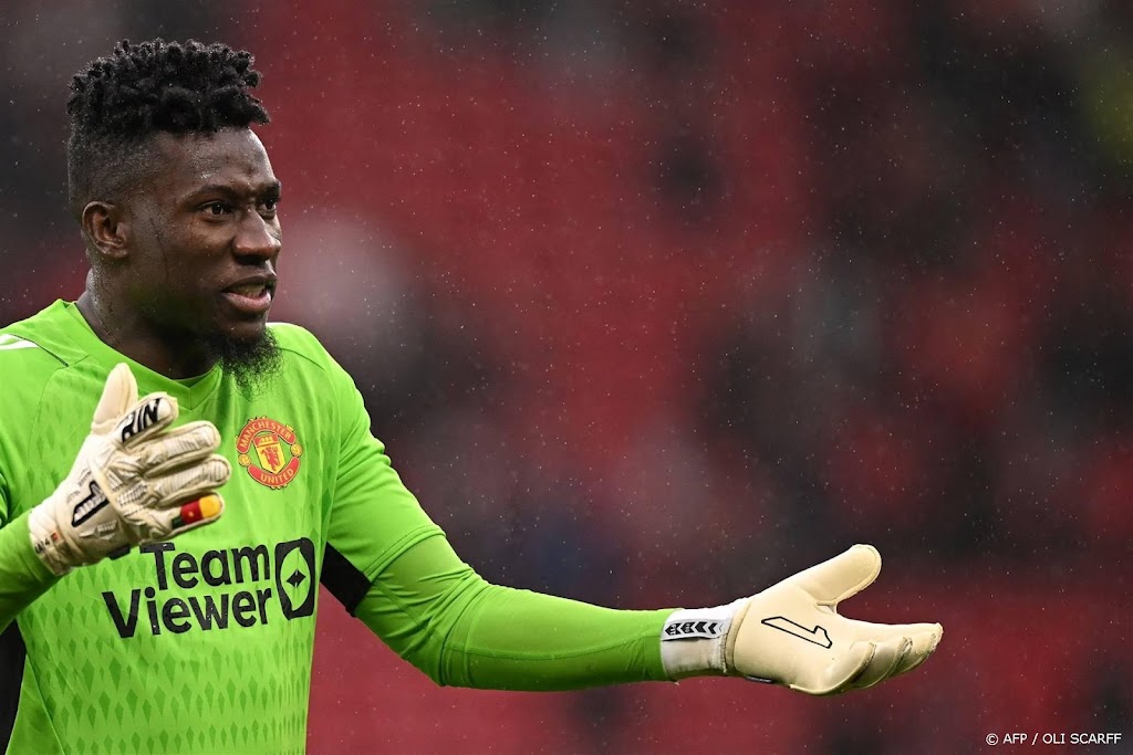 Trainer Ten Hag steunt doelman Onana bij United