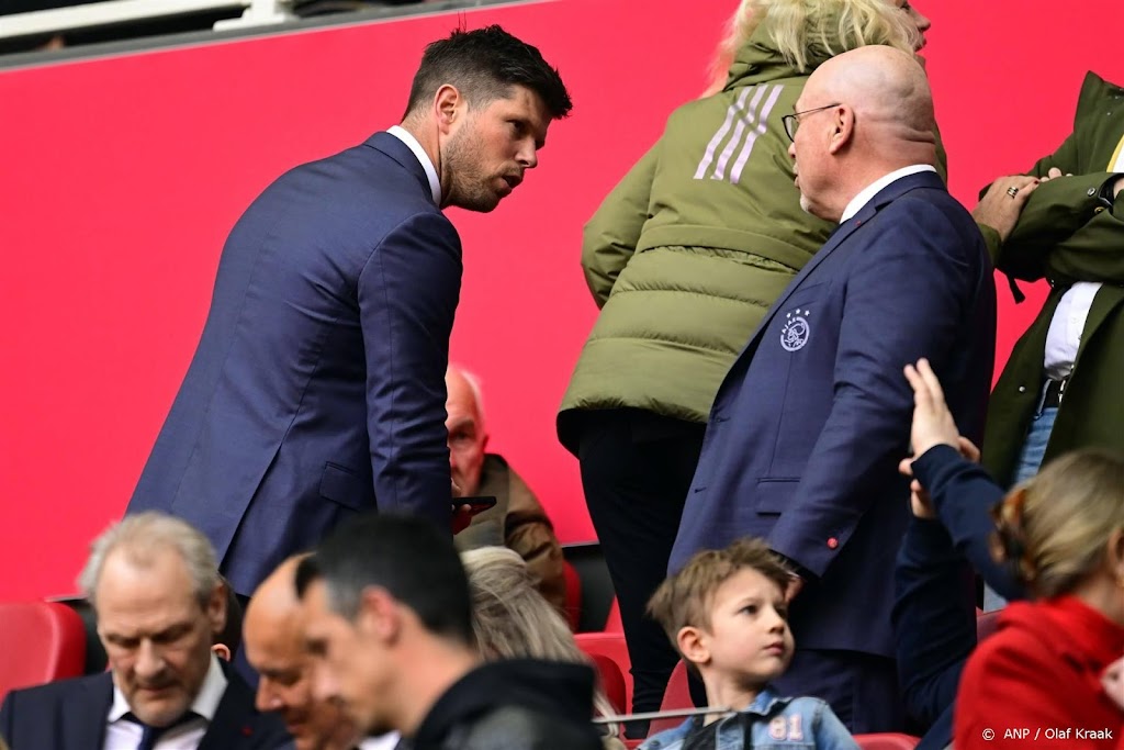 Huntelaar heeft burn-out en legt werk bij Ajax tijdelijk neer 