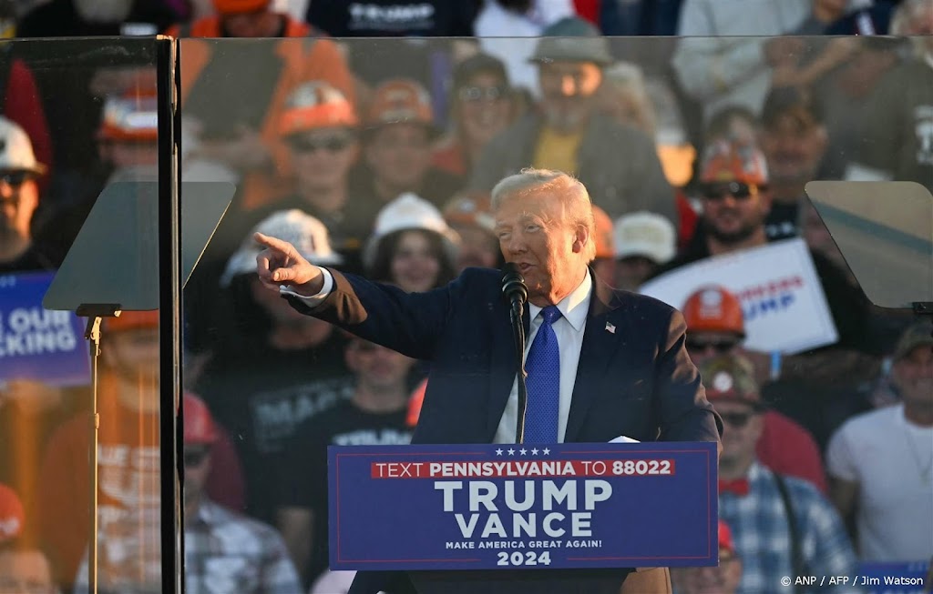 Trump bakt friet in Pennsylvania, Harris bezoekt kerk in Georgia