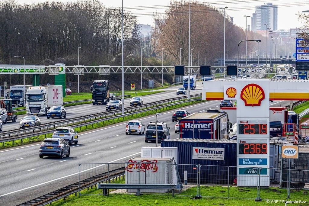 Adviesprijs benzine 10 cent lager dan recent recordniveau