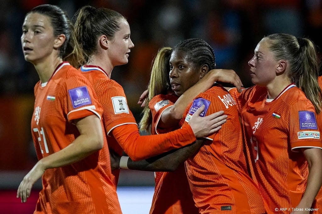Voetbalsters zakken plekje naar elfde plaats op wereldranglijst