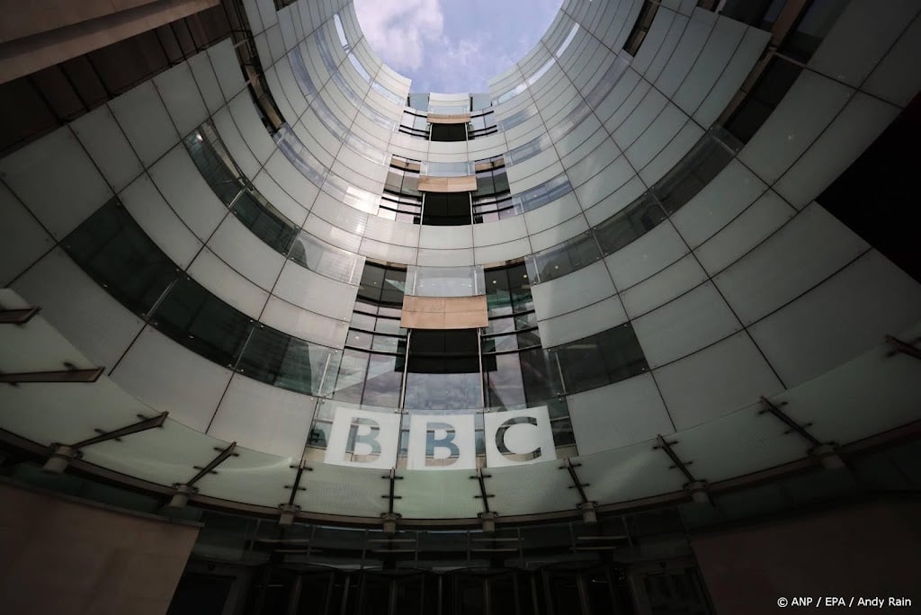 BBC schrapt banen en zenders door bezuinigingen
