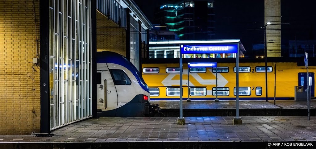 FNV denkt aan grotere acties ProRail: meer ellende voor reiziger
