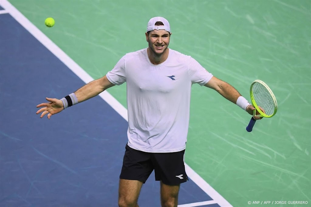 Duitse tennissers verslaan Canada en treffen Oranje in Davis Cup