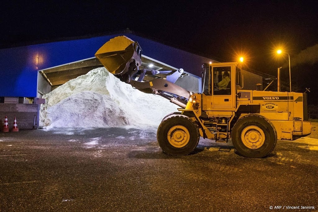 Rijkswaterstaat houdt eerste regionale strooiactie van seizoen