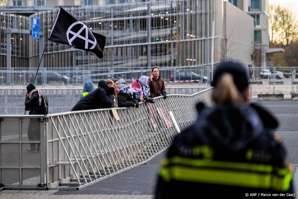 Demonstranten aangehouden bij protest tegen wapenbeurs Rotterdam