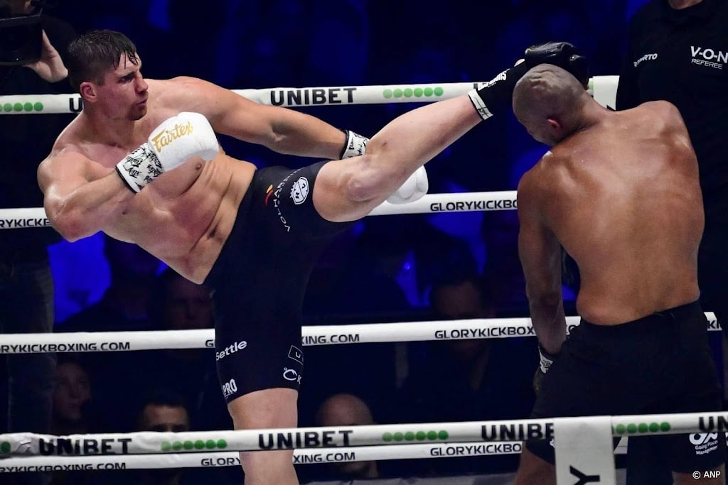 Verhoeven bedankt fans na opgeven wereldtitel kickboksen