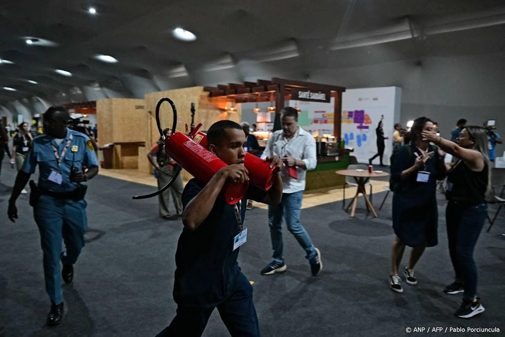 Brand op klimaattop dreigt onderhandelingen dwars te zitten