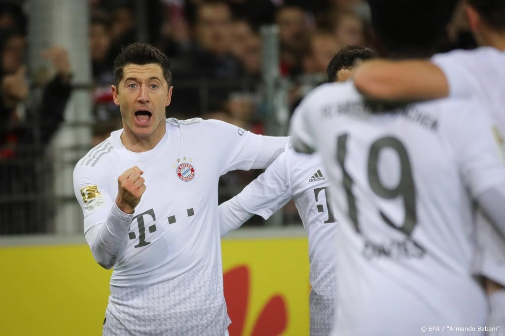 Topscorer Lewandowski zaterdag onder het mes