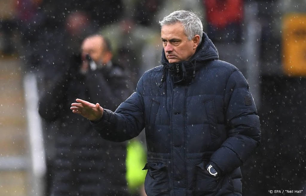 Coach Mourinho is nu 100 procent Spurs