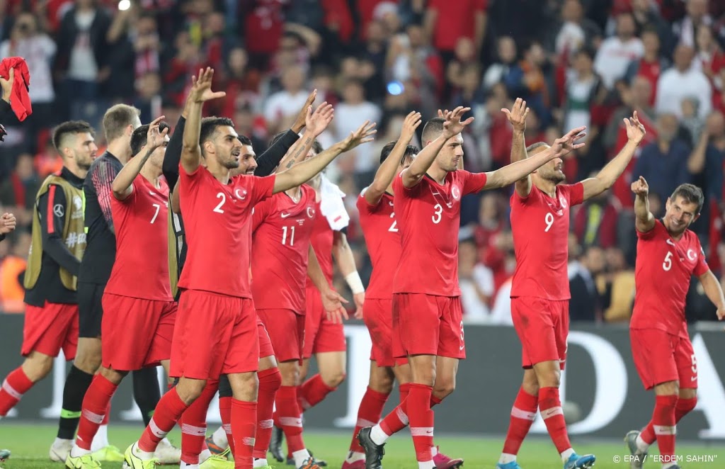 UEFA straft Turkije voor militaire groet voetballers